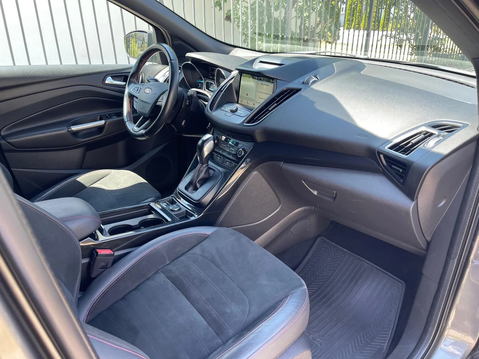 Ford Kuga 1.5 Diesel — foto 2 nga 11