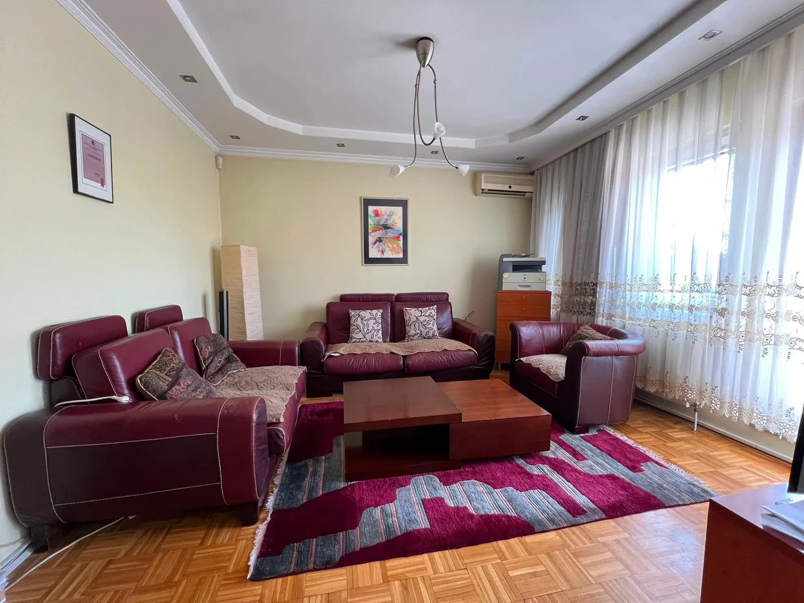Banesë me qira 2+1 në Bregun e Diellit, kati i parë — foto 1 nga 6