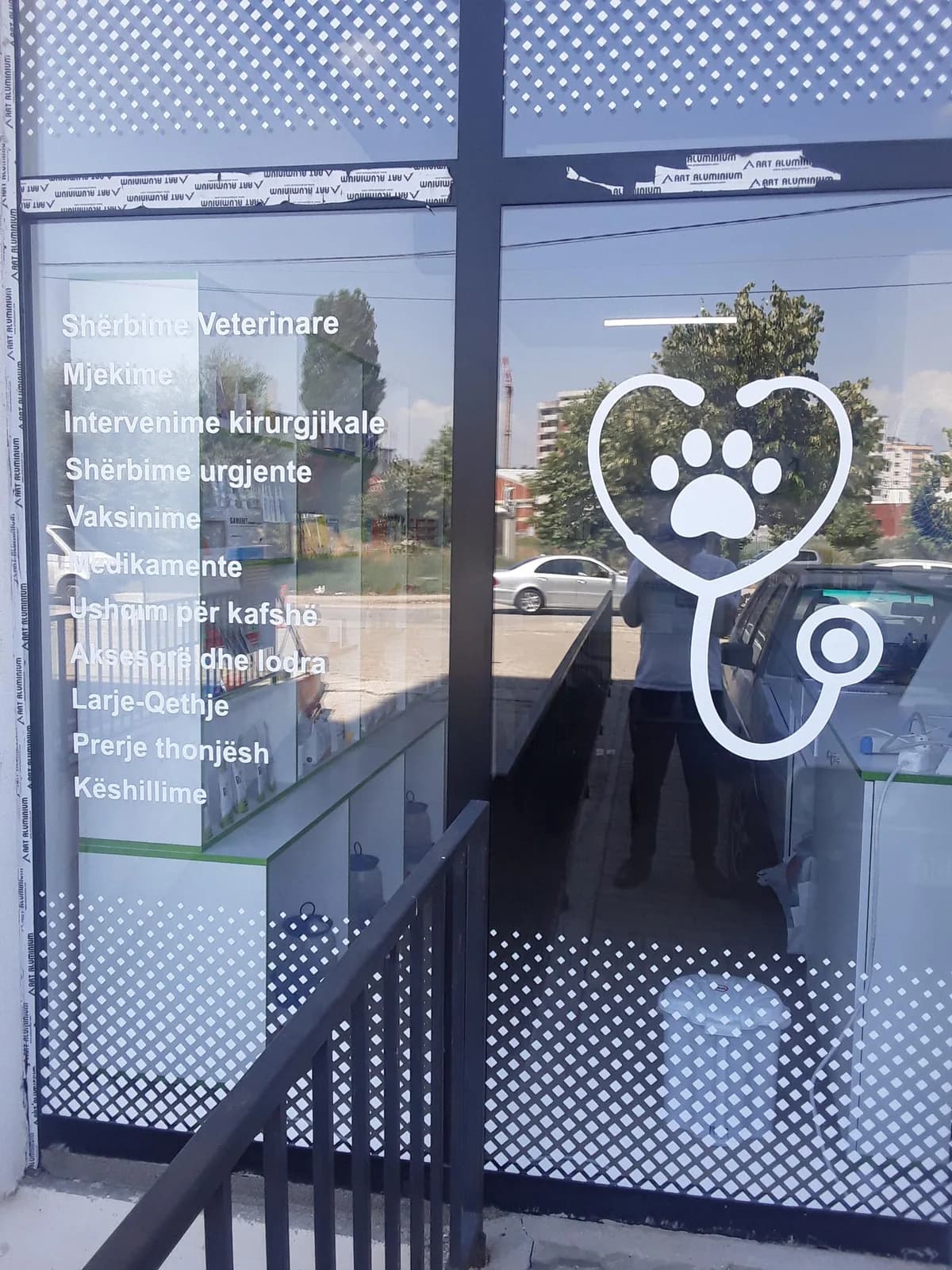 Ambulancë veterinare - Dr. Faton Hyseni — foto 1 nga 6