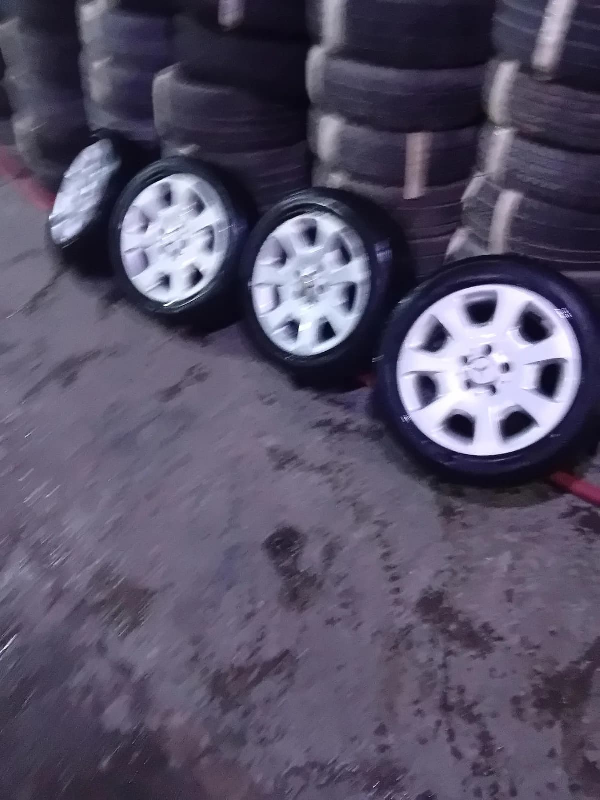 Shiten disqe me goma dimërore, 205/55/R16, Mercedes — foto 1 nga 4