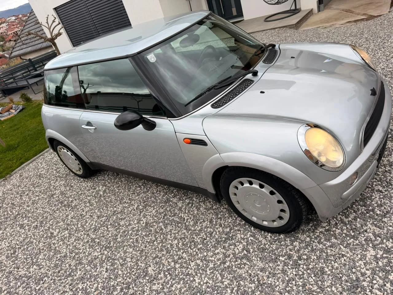 Mini Cooper One, Viti 2002 — foto 1 nga 5