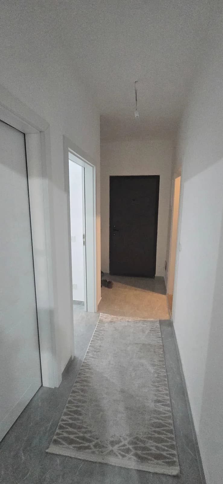 Banesë te Pallati i Drejtësisë, Prishtina e Re — foto 1 nga 12