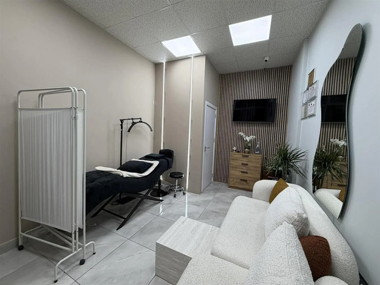 Lokal 25 m² me qira, i gatshëm për biznes — foto 2 nga 8