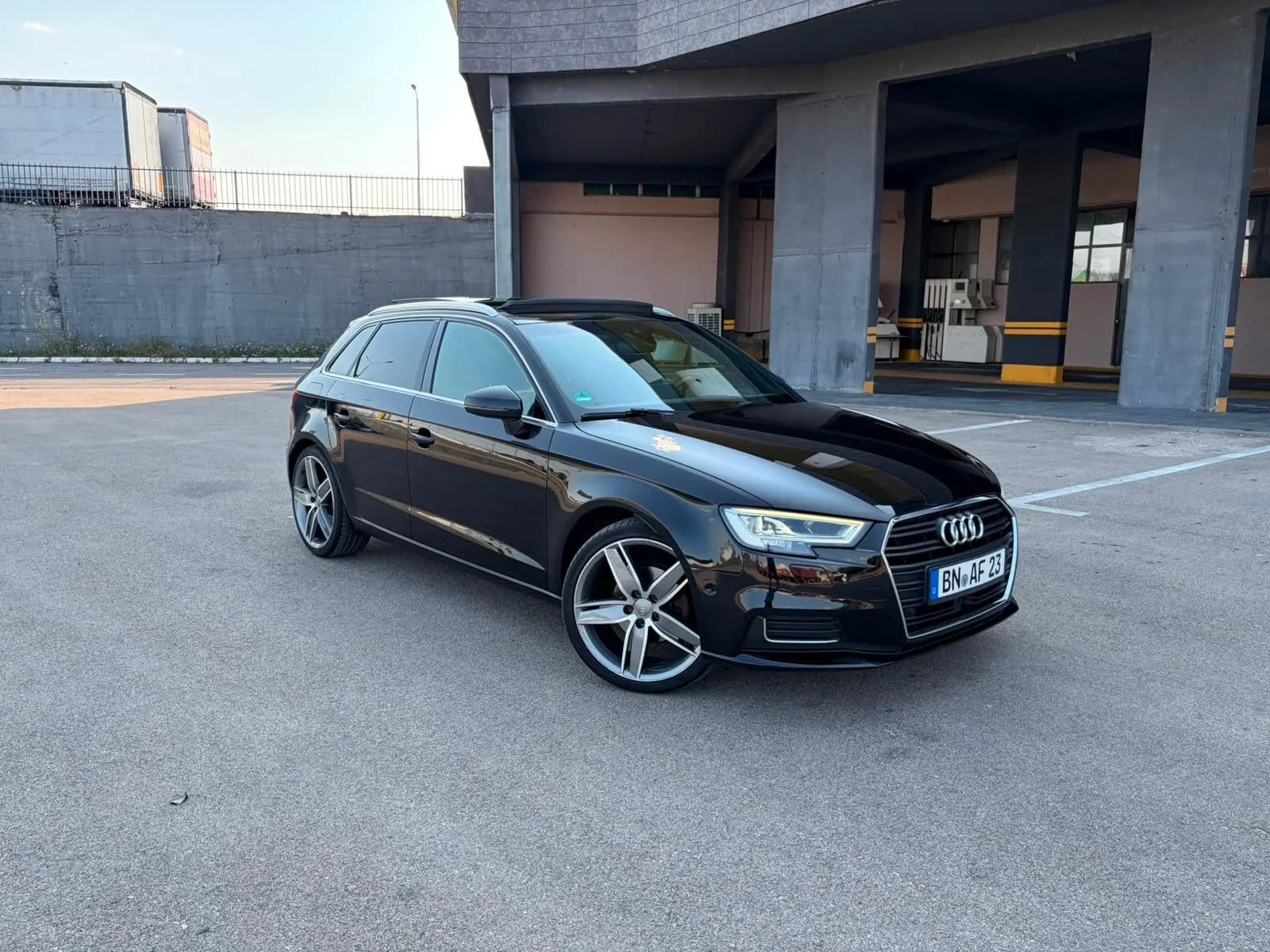 Audi A3 2.0 Automatik S-Tronic — foto 1 nga 12