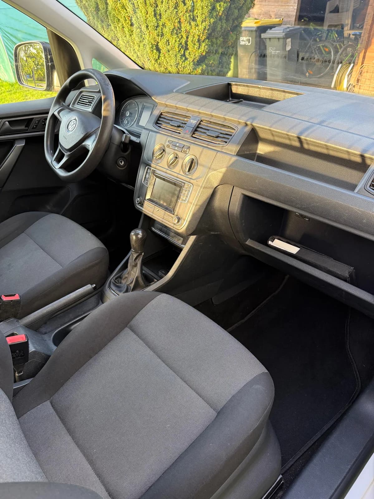 Volkswagen Caddy — foto 2 nga 12