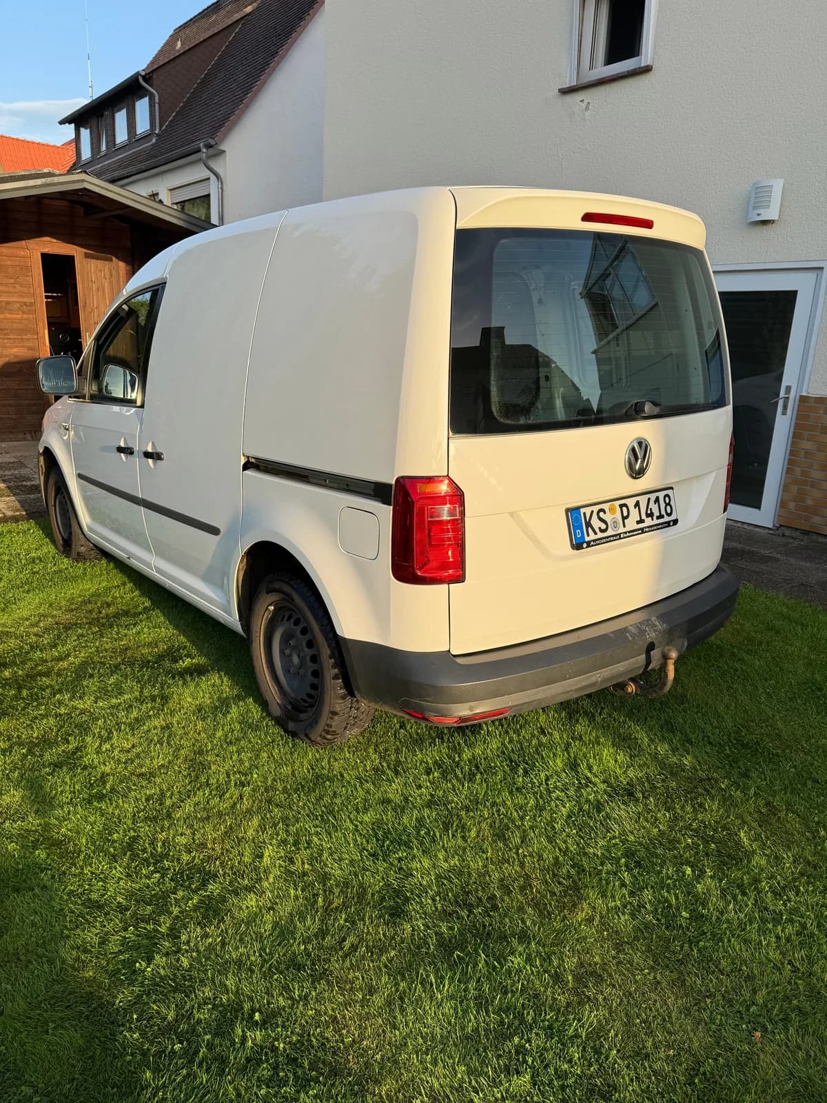 Volkswagen Caddy — foto 1 nga 12