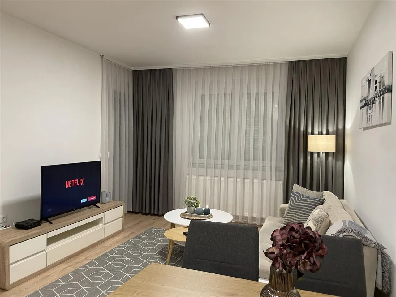 Banesë me qira ditore te Rruga B, Prishtinë — foto 1 nga 11