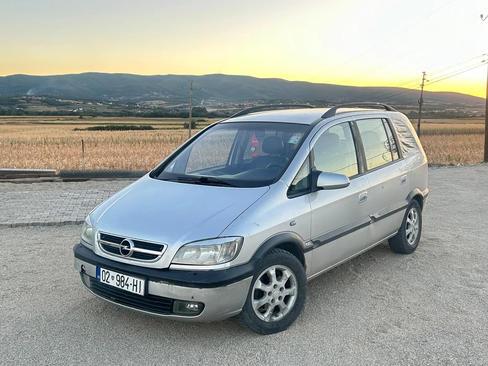 Opel Zafira 2.2 diesel, RKS, 7 ulëse, 2003 — foto 1 nga 6