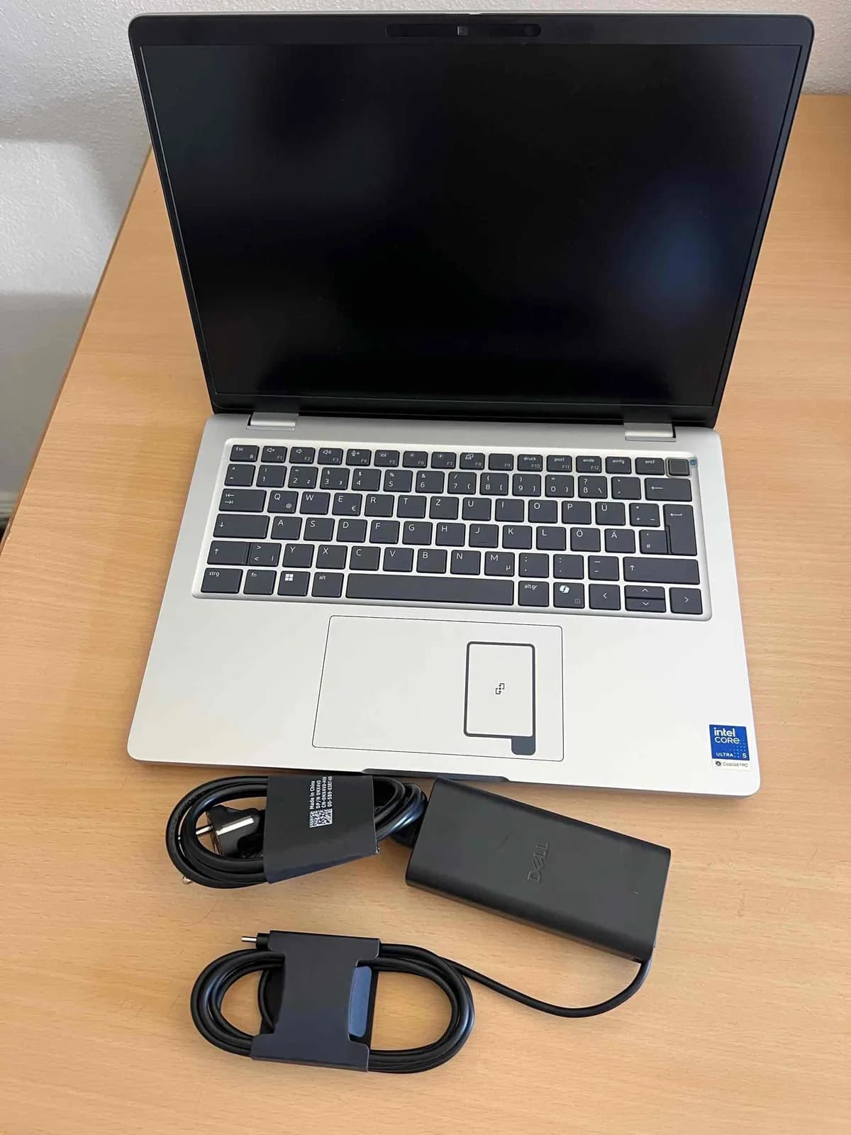 Dell Pro 14 Plus PB14250 – i ri — foto 1 nga 4