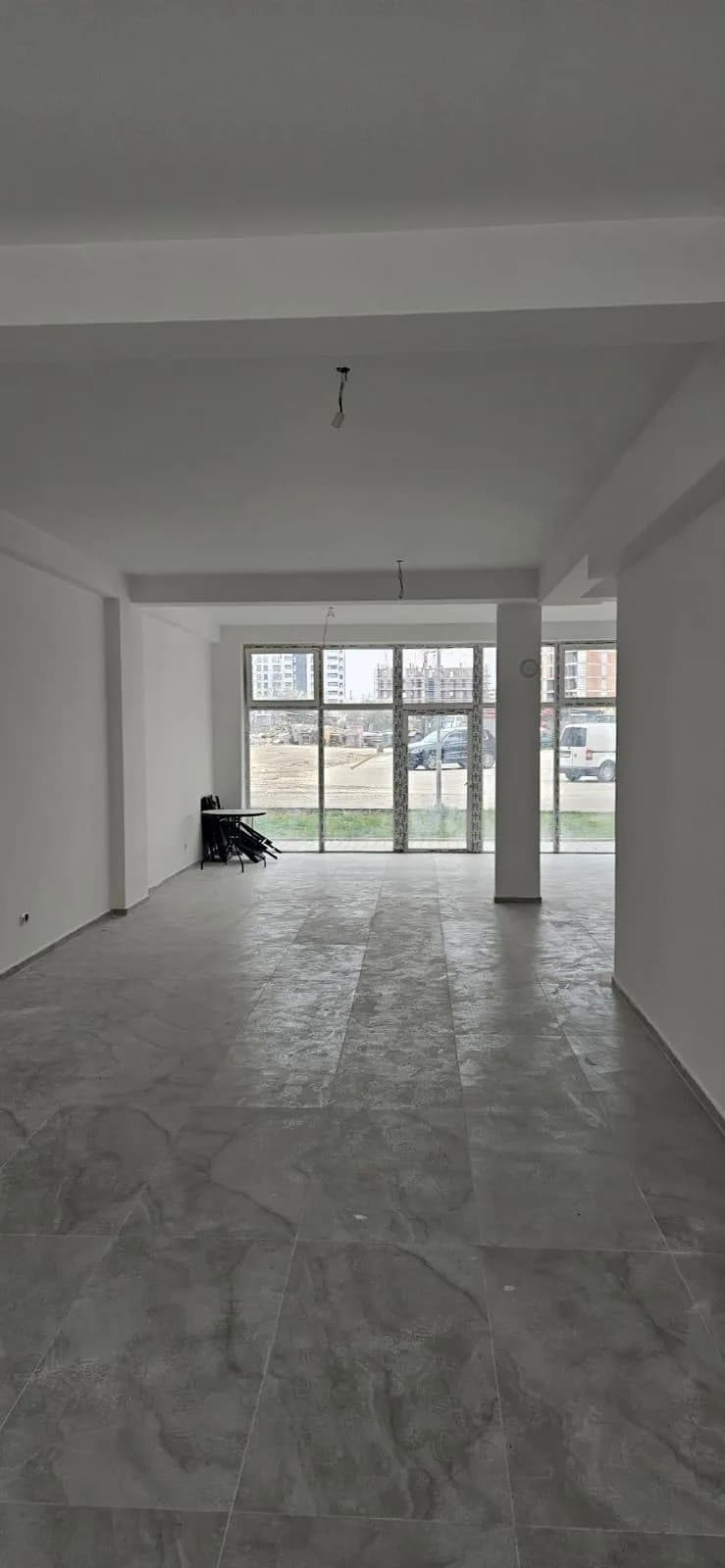 Lokal me qira - afër Picerisë Azzuro, te Ceni Company — foto 1 nga 4