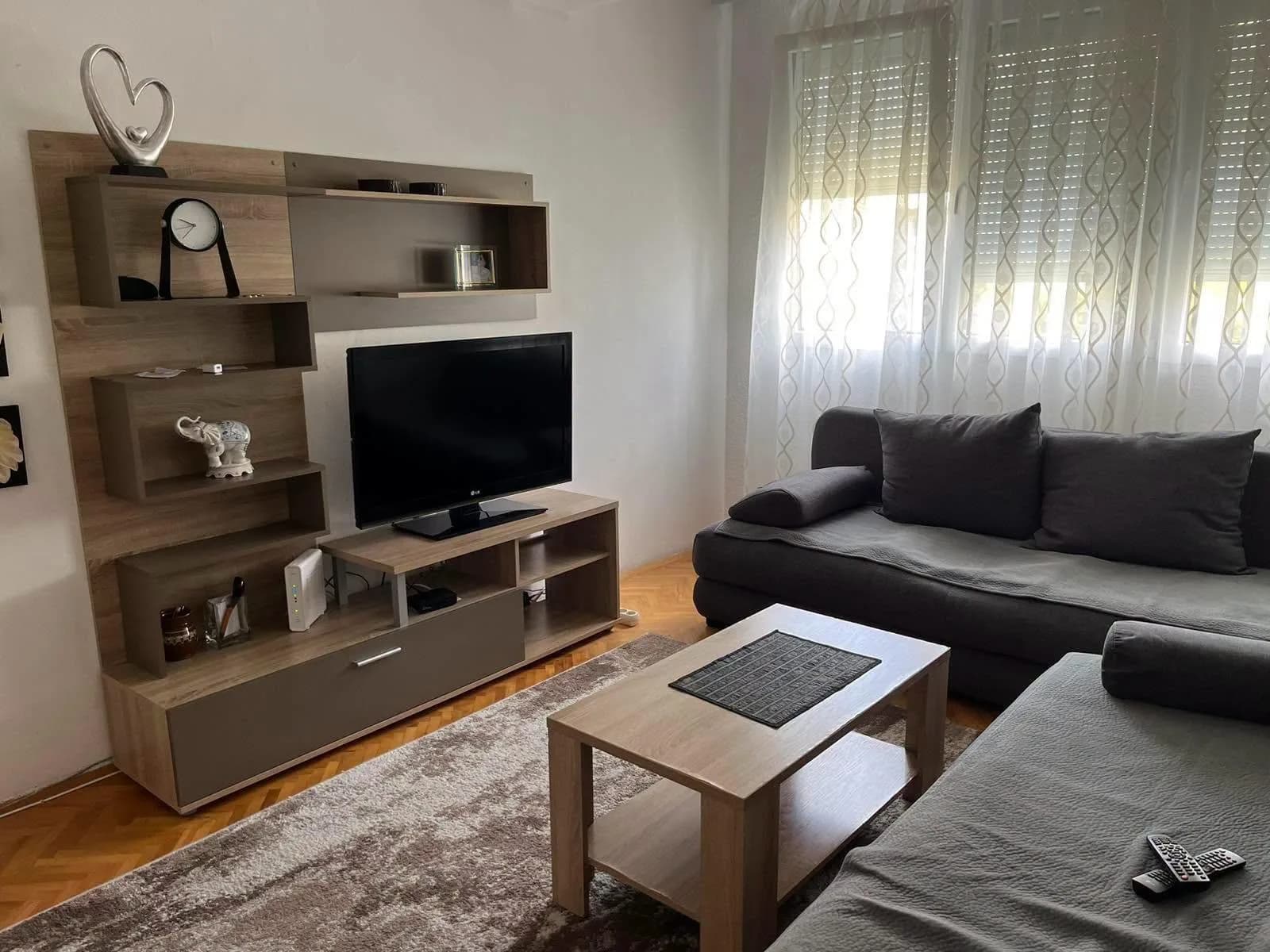 Banesë 1+1 me qira në Ulpianë — foto 1 nga 6