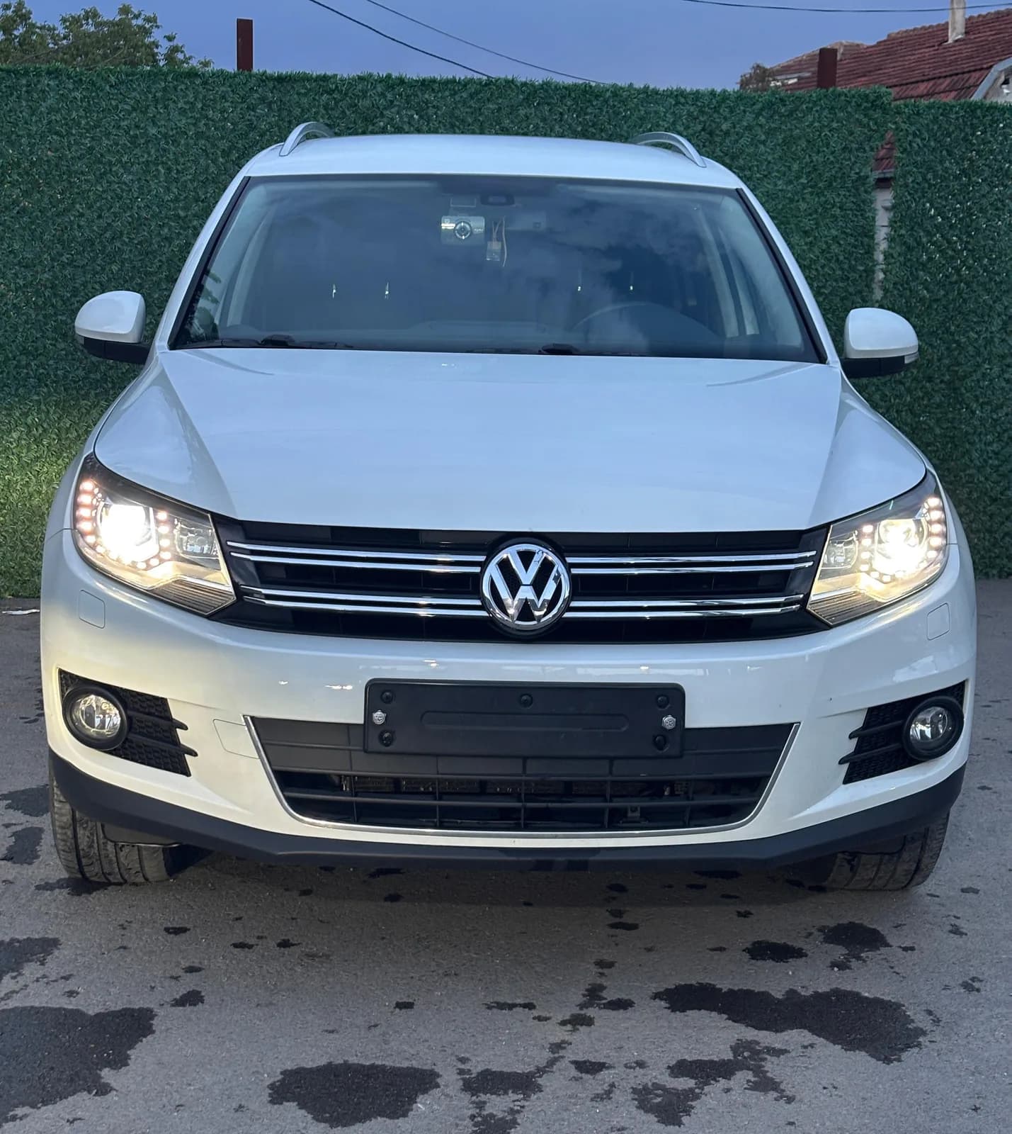Volkswagen Tiguan 2.0 TDI BlueMotion, 4x4 — foto 1 nga 9