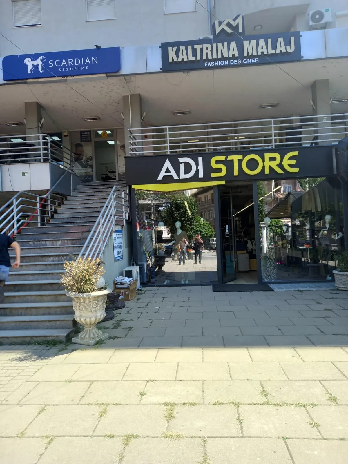 Lokal 74 m² në shitje - në qender të Skenderajt — foto 1 nga 9