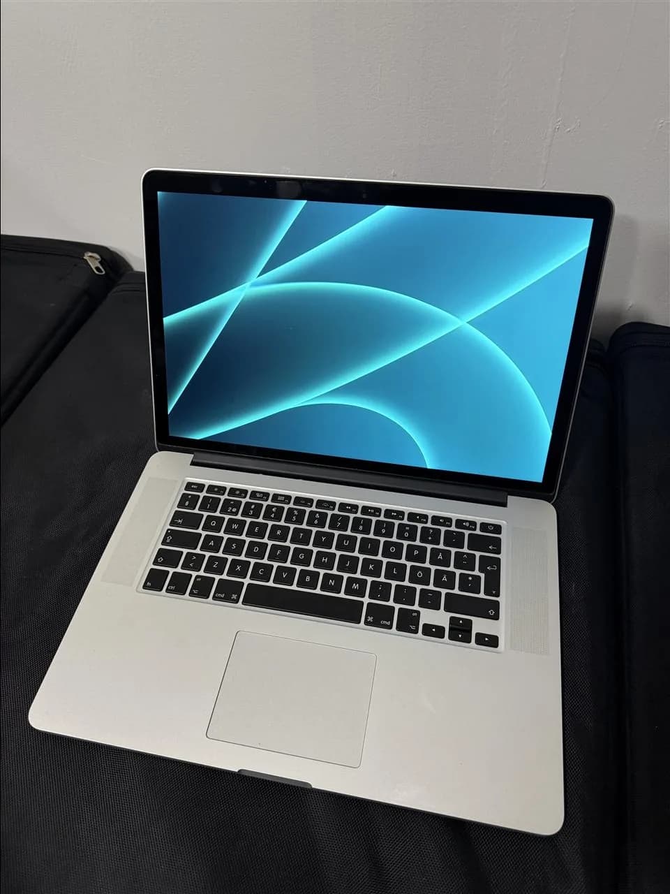 MacBook Pro i7 2015, 15″ — foto 1 nga 5