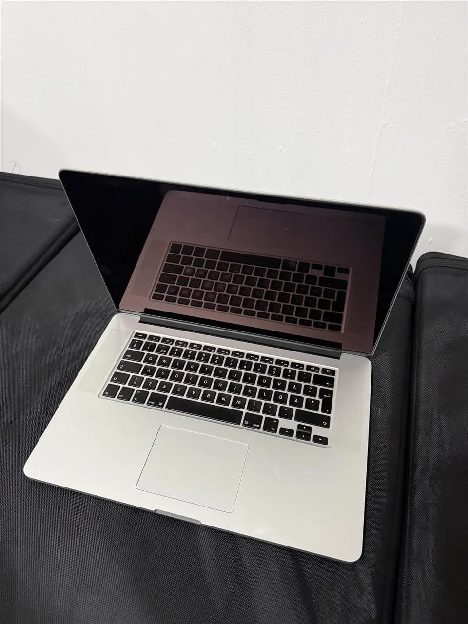 MacBook Pro i7 2015, 15″ — foto 2 nga 5