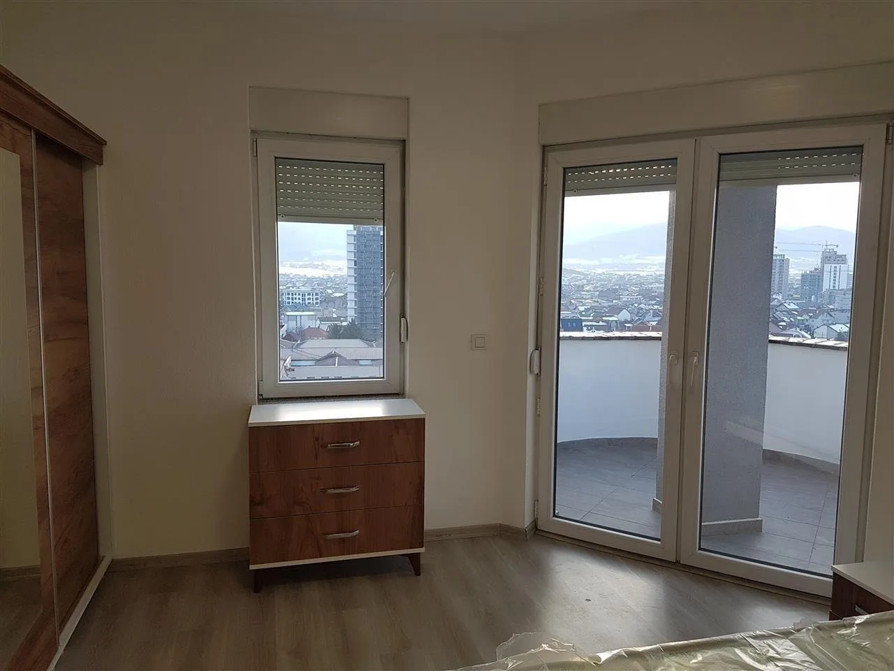 Banesë 109 m2 me qira në Ferizaj — foto 1 nga 7
