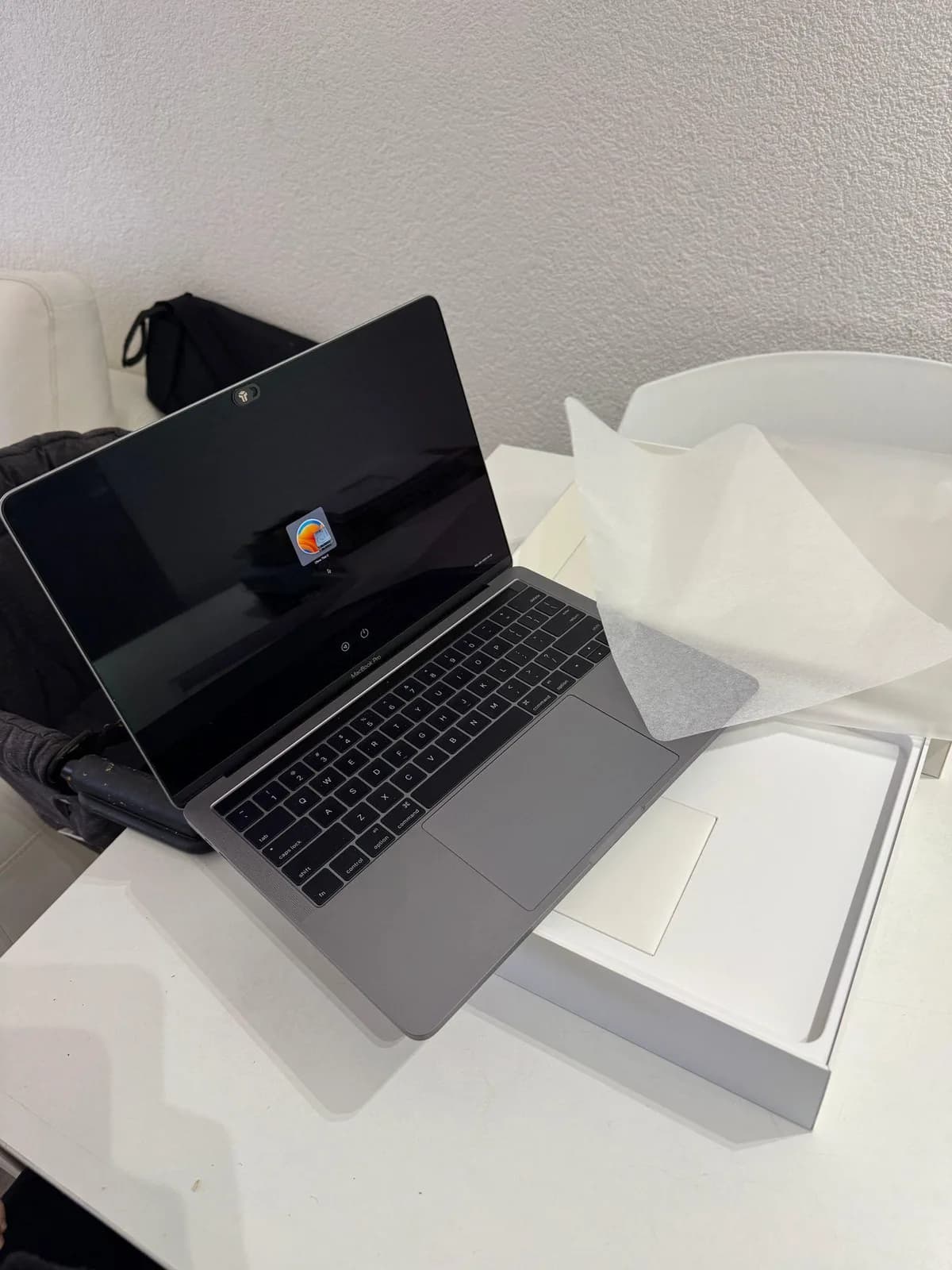 MacBook Pro 2016 (i5, 16 GB RAM, 500 GB SSD) — foto 2 nga 5
