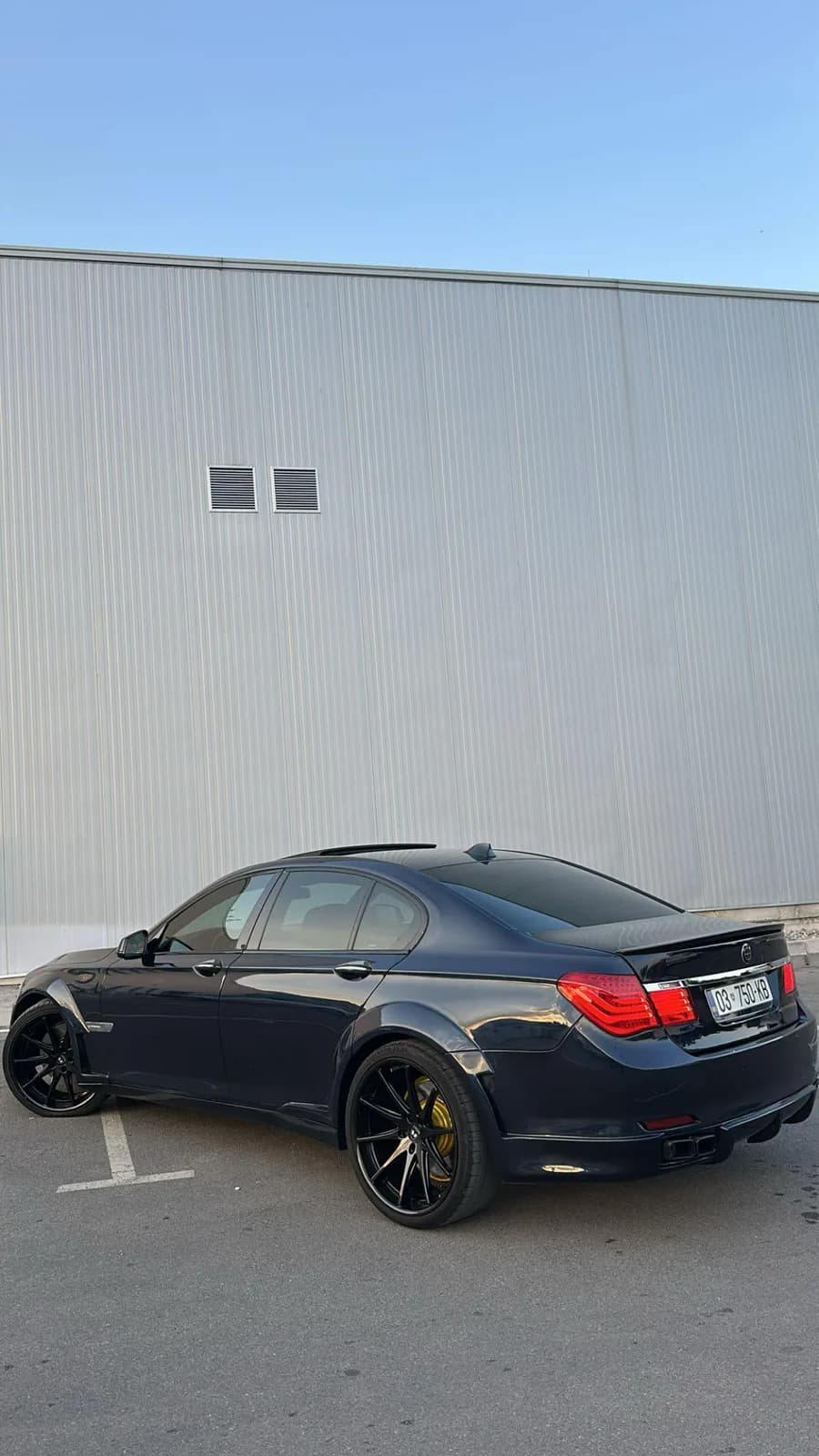 BMW 750i Lumma Edition, 4.4 V8, 560 ps — foto 1 nga 9