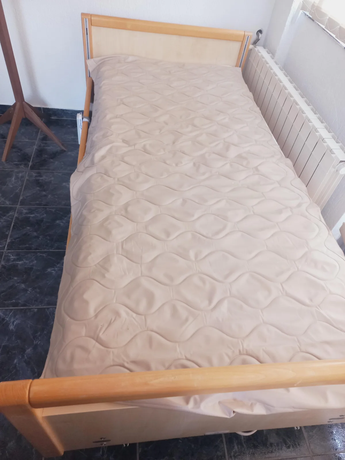 Shtrat mjekësor elektrik për shtëpi — foto 1 nga 2