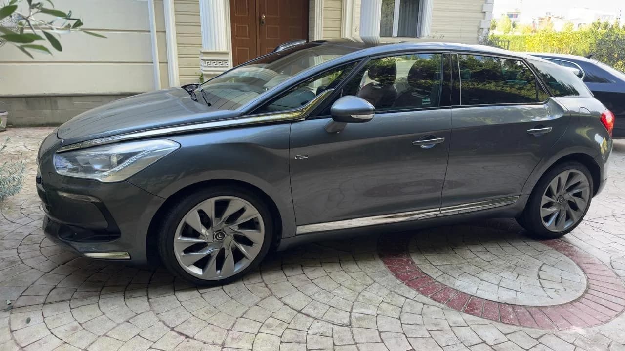 Shitet Citroën DS5, viti 2013 — foto 1 nga 8