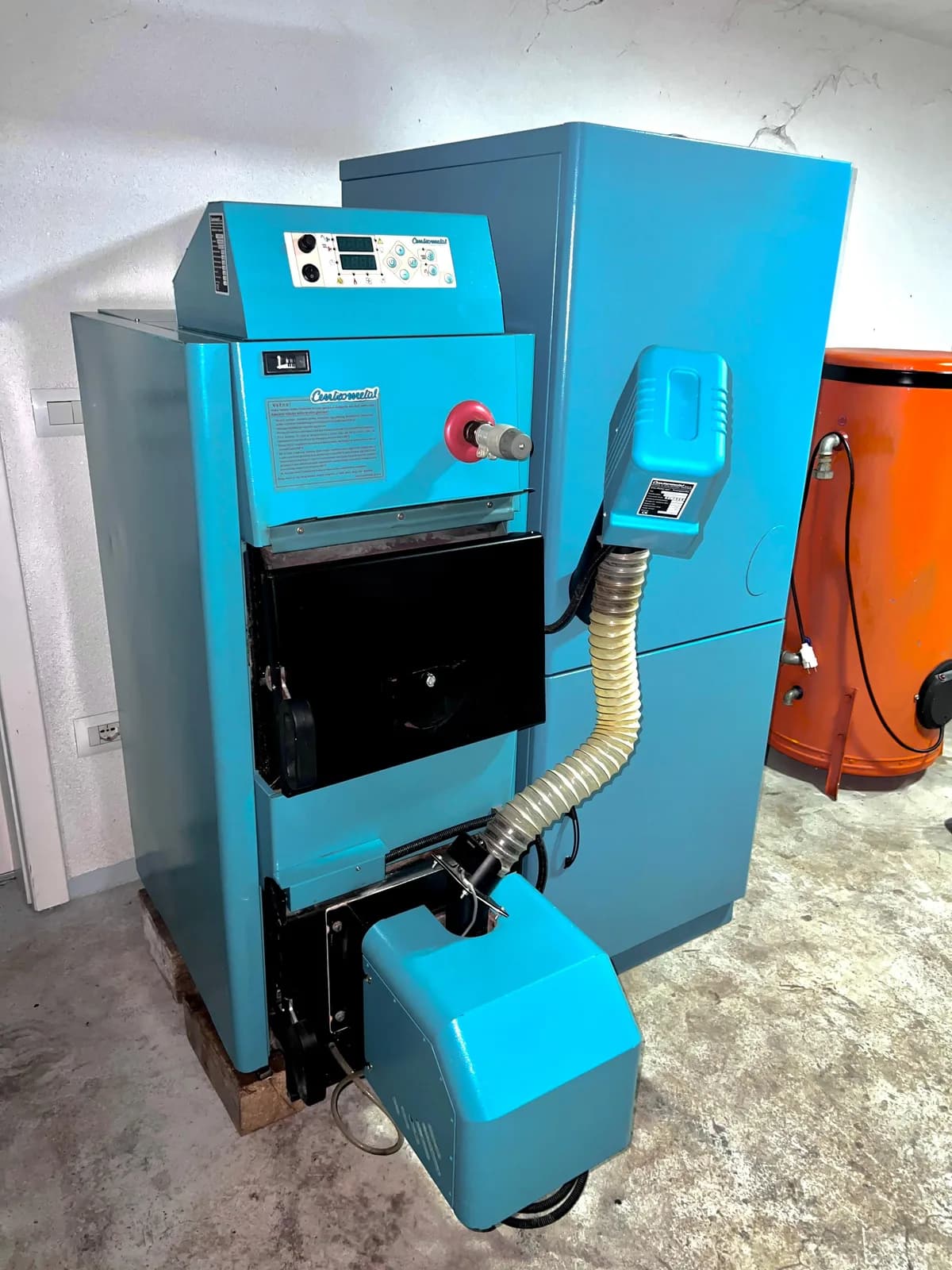 Kaldajë Centrometal 30 kW (dru, pelet, qymyr) — foto 1 nga 8