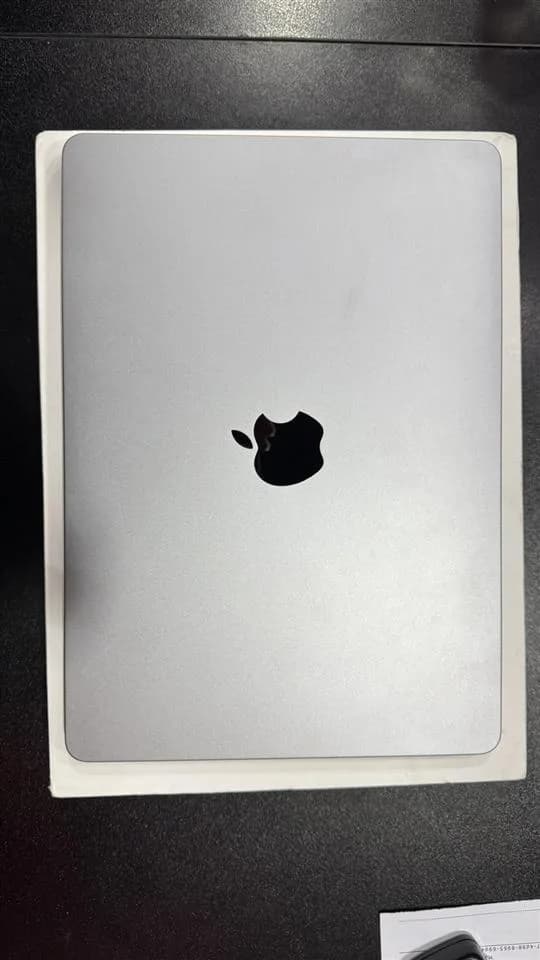 Apple MacBook Air 2024 — foto 2 nga 3