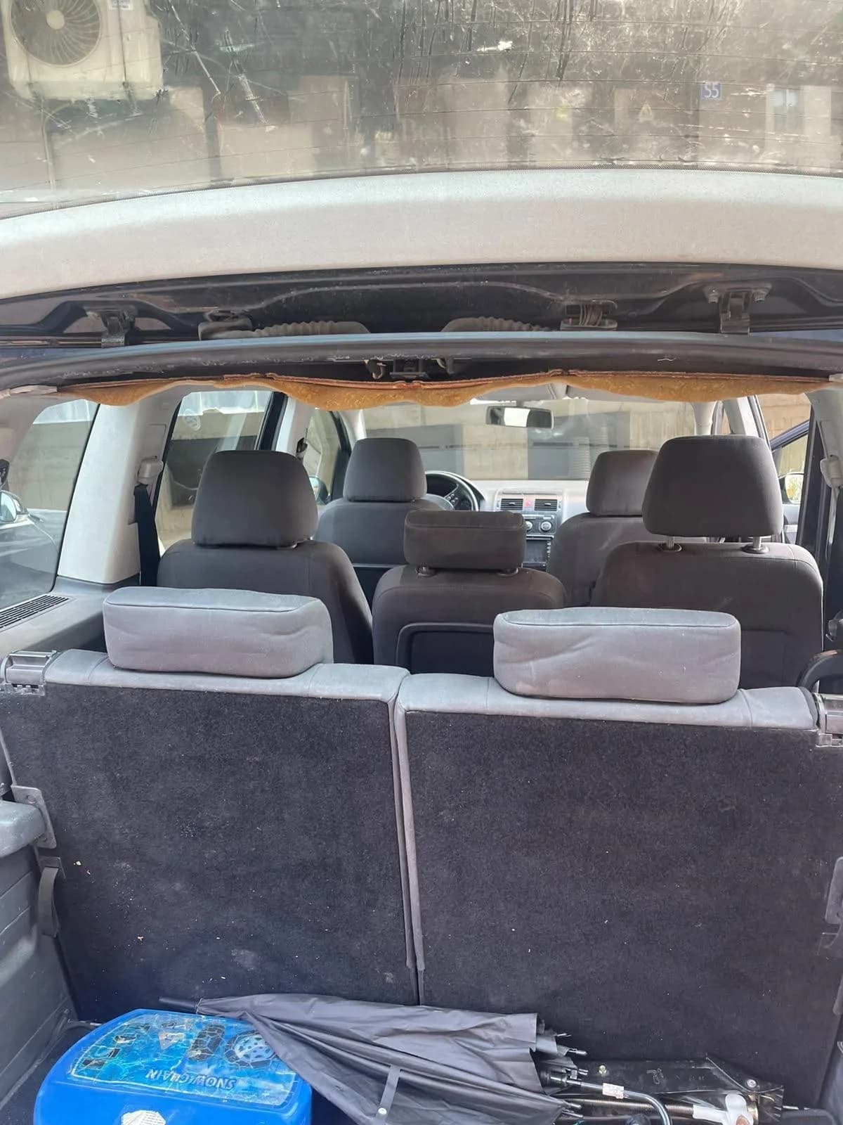 Volkswagen Touran 1.9 TDI, 7 ulëse — foto 1 nga 6