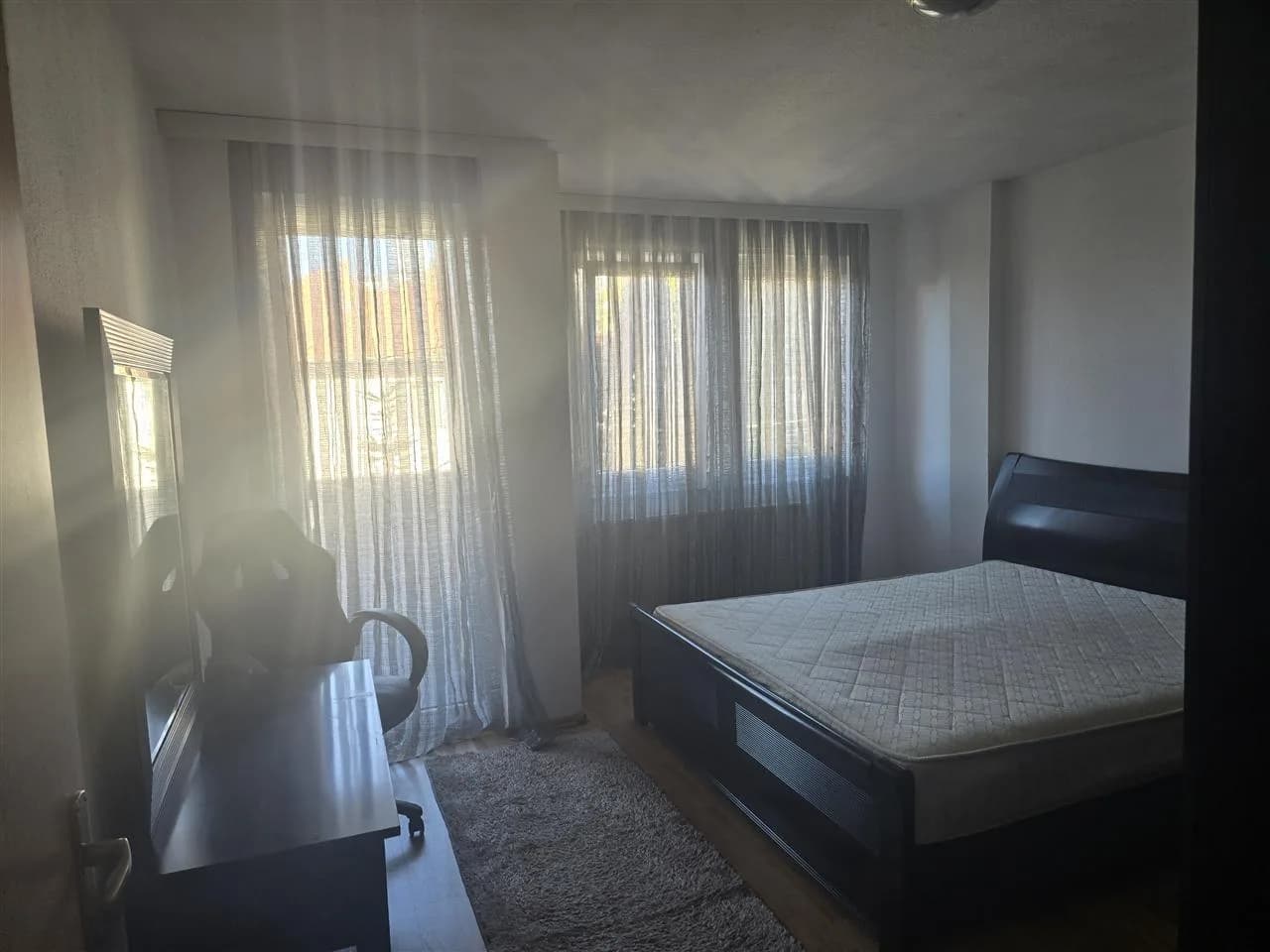 Banesë me qira në Bregun e Diellit, afër Xhambazëve — foto 2 nga 12