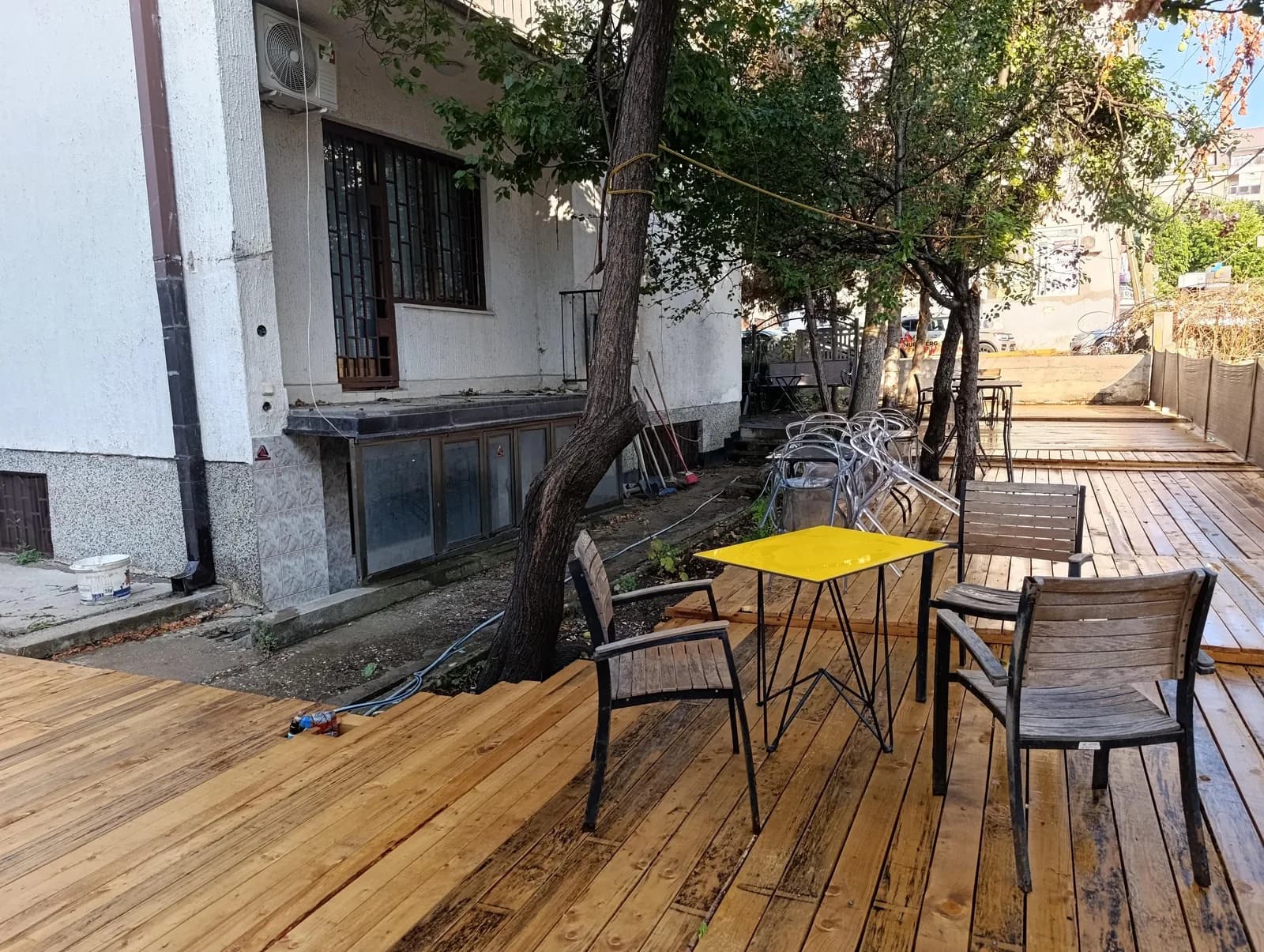 Jepet kafe/objekt 3-katësh në lokacion shumë të mirë — foto 2 nga 6