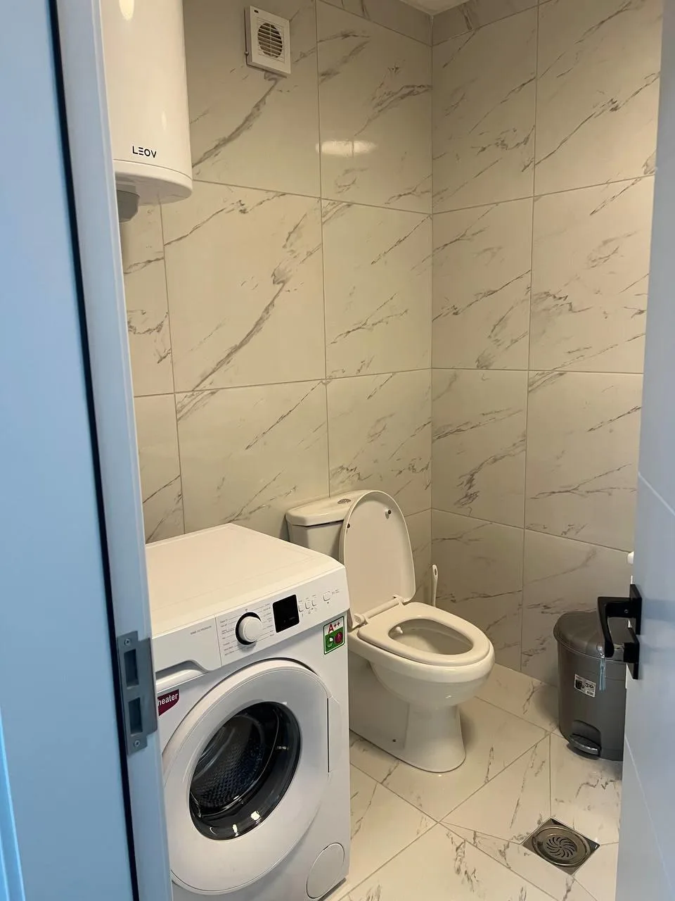 Banesë 3+1 me qira në Fushë Kosovë — foto 2 nga 9