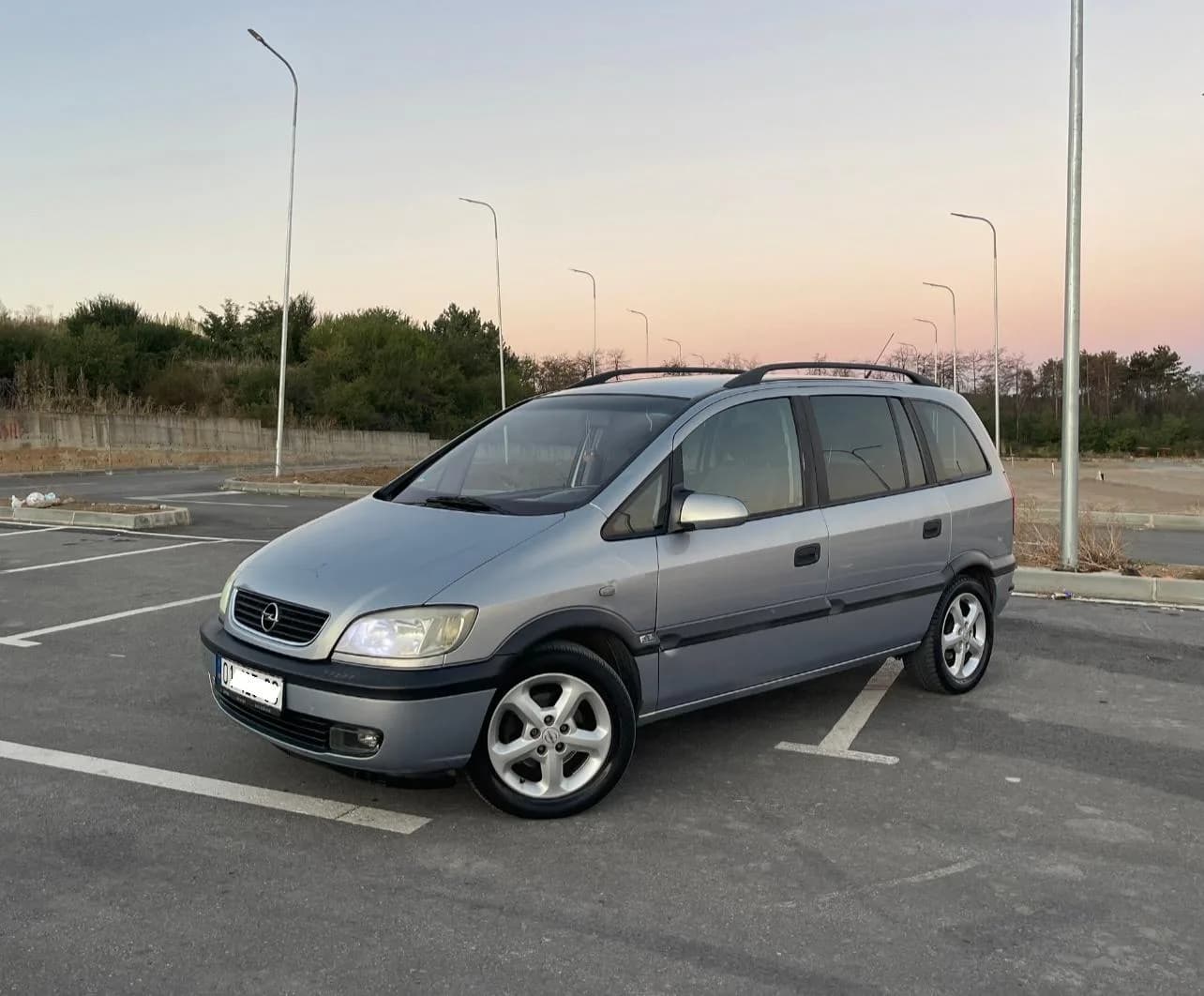 Opel Zafira Selection — foto 1 nga 10