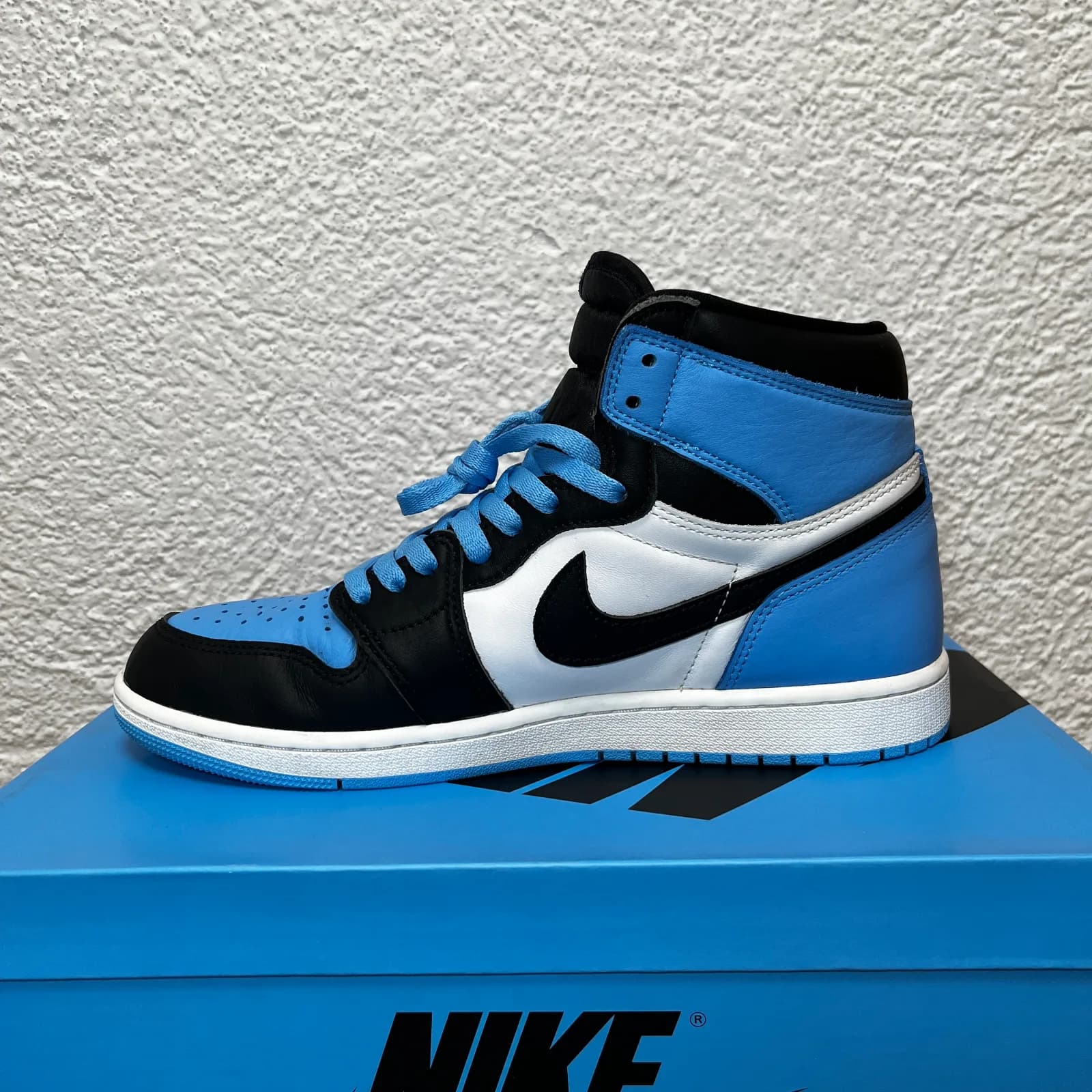 Atlete - Air Jordan 1 High OG Unc Toe — foto 2 nga 10