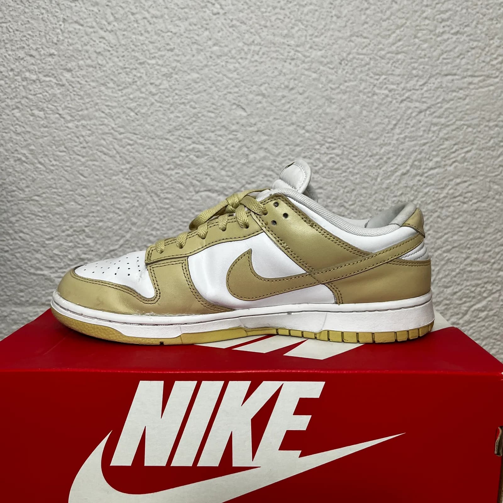 Atlete - Nike Dunk Low "Team Gold" - Nr. 44.5 — foto 2 nga 8