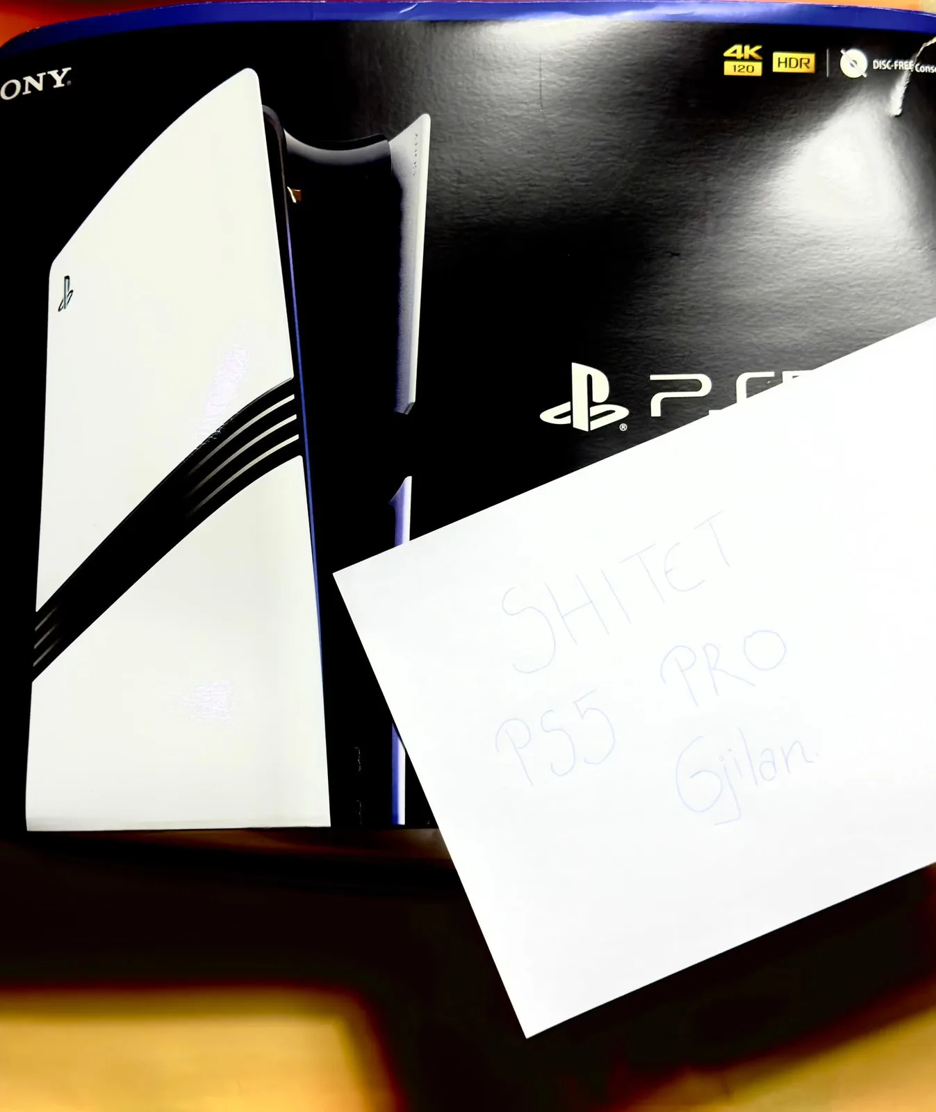Shitet PS5 Pro në gjendje si e re — foto 2 nga 3