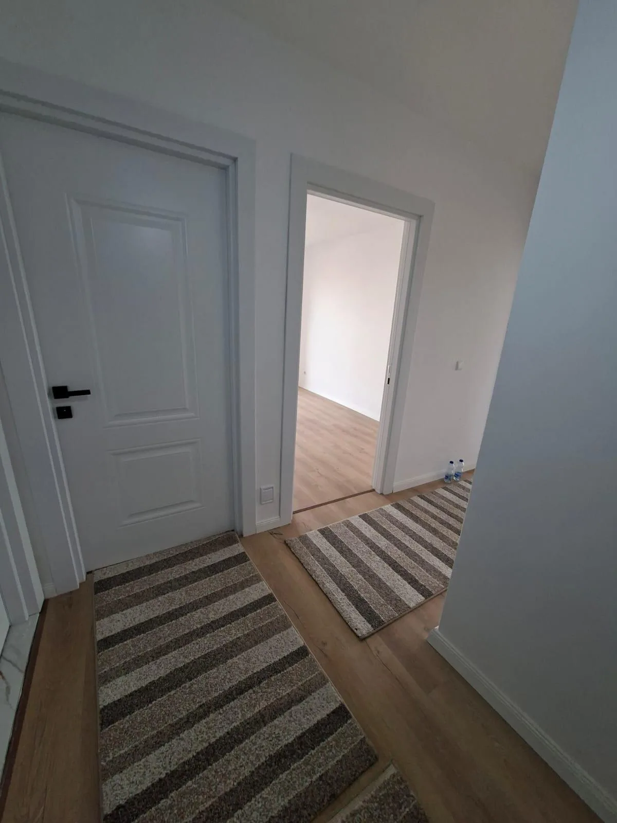 Banesë me qira në Fushë Kosovë — foto 2 nga 12