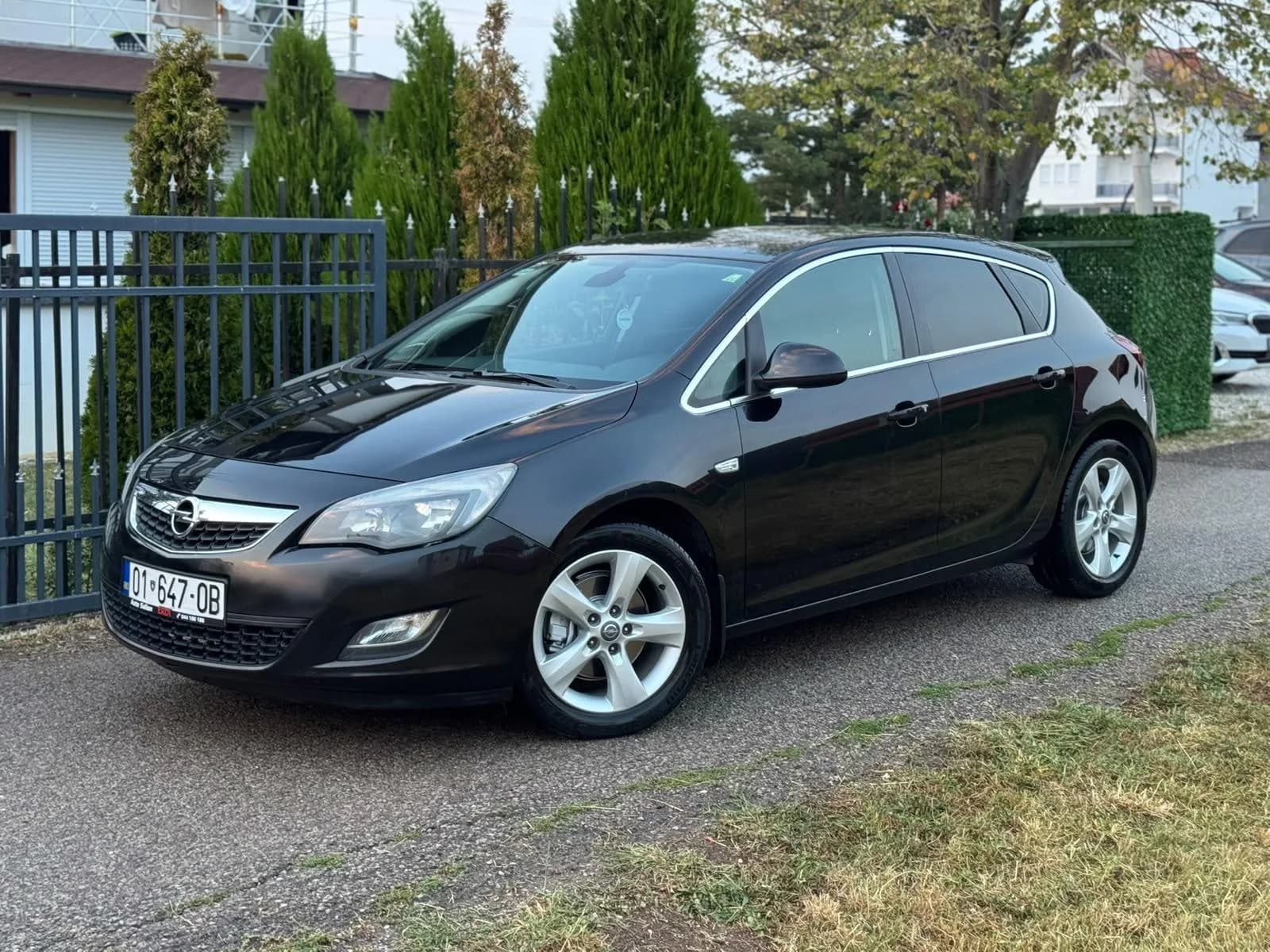 Opel Astra 1.7 CDTI, 2010 — foto 2 nga 11