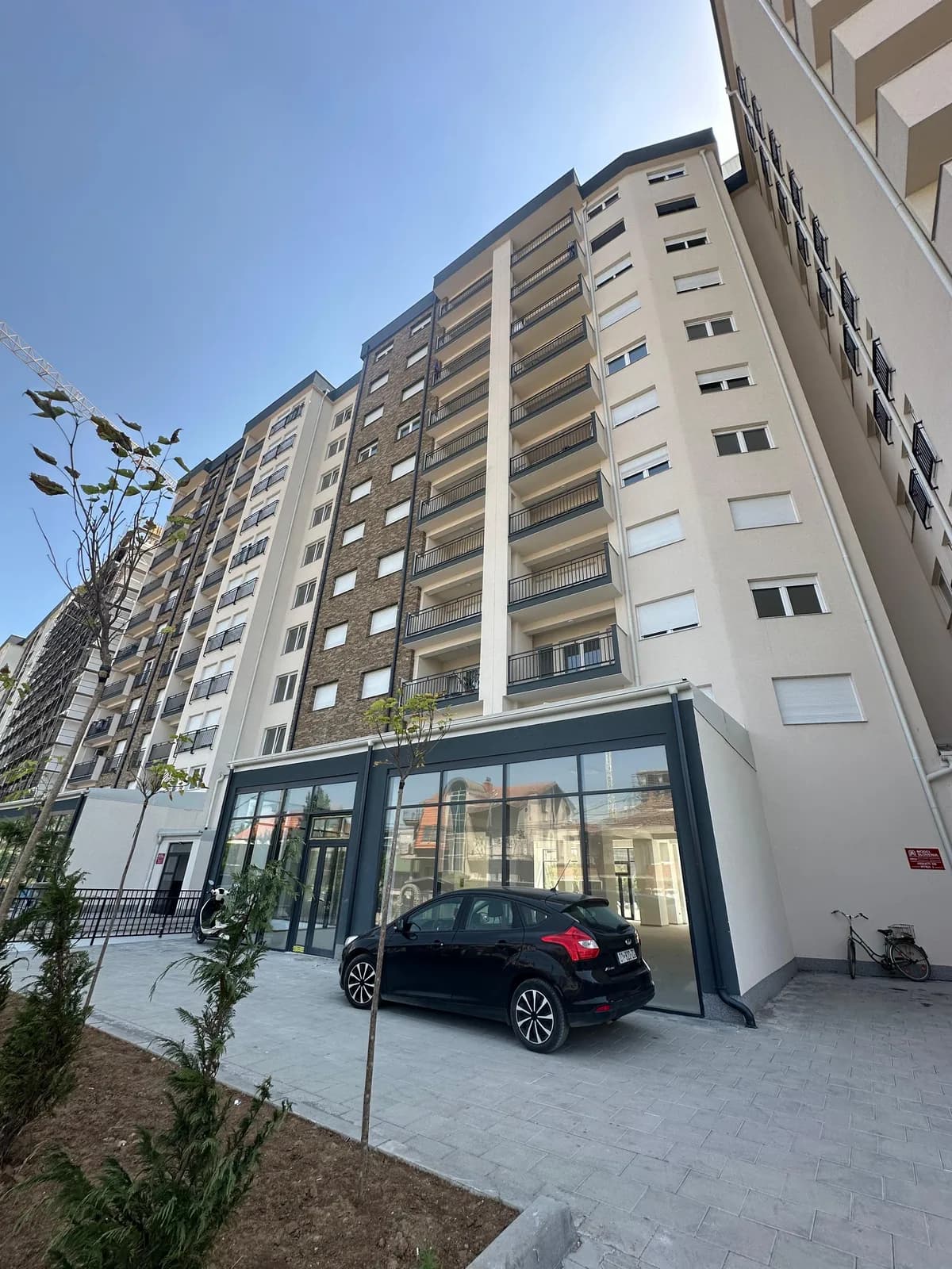 Shiten urgjent banesat 2 dhe 3 dhomëshe - Fushë Kosovë — foto 1 nga 9
