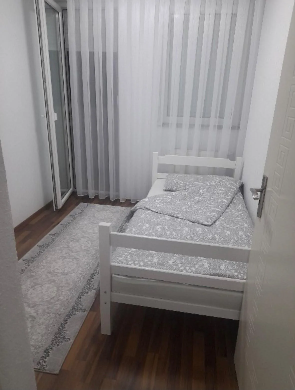 Banesë 3+1 në shitje — foto 1 nga 8