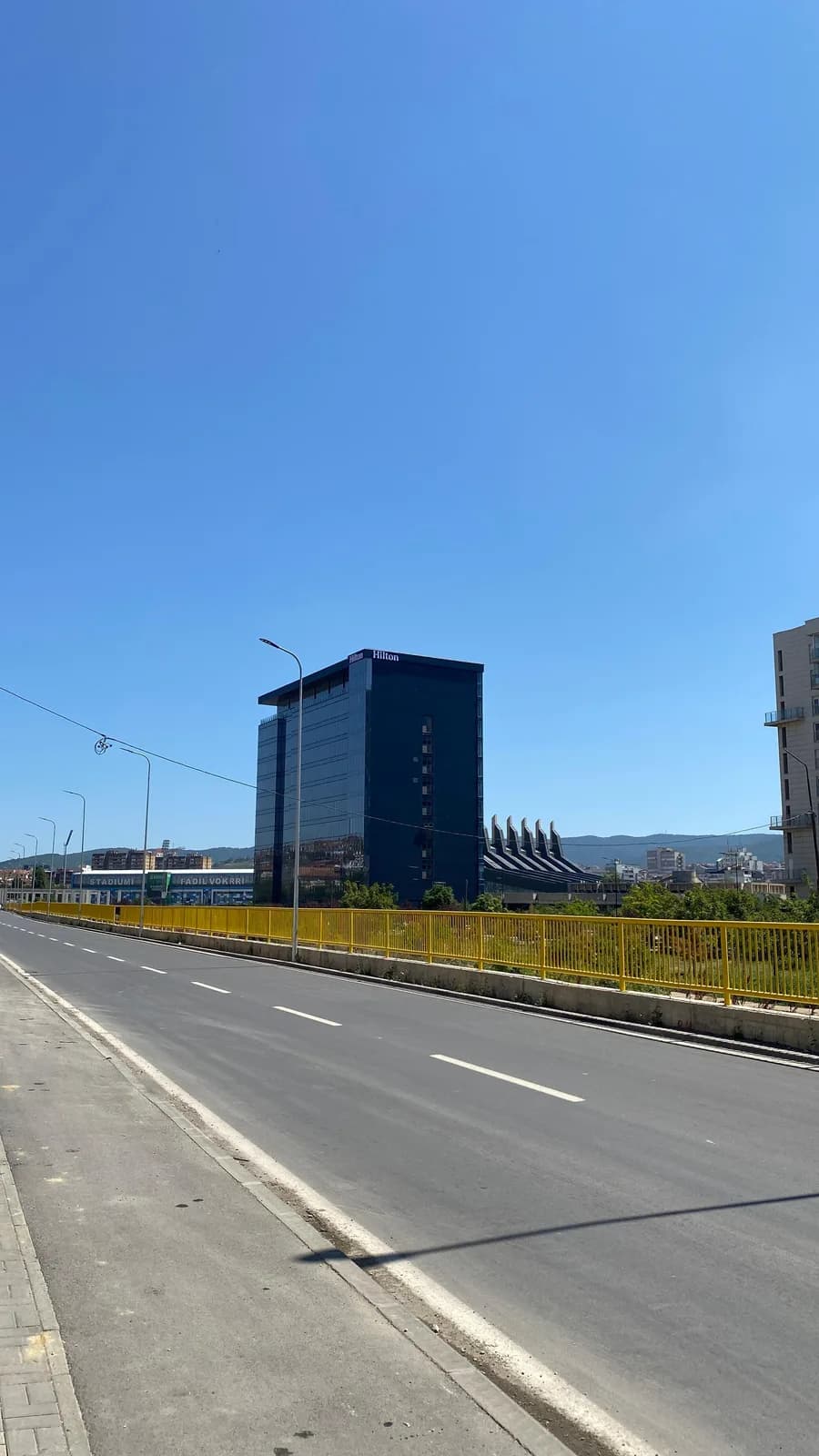 Banesë me qira në qendër, afër Newborn-it dhe stacionit të trenit — foto 2 nga 12