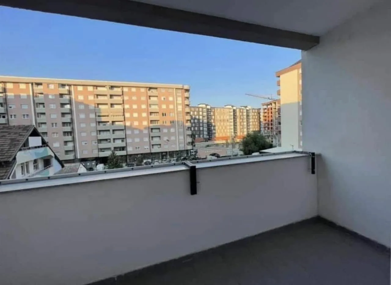 Banesë 2+1 me qira në Fushë Kosovë, te Lagjja Eliza — foto 2 nga 9