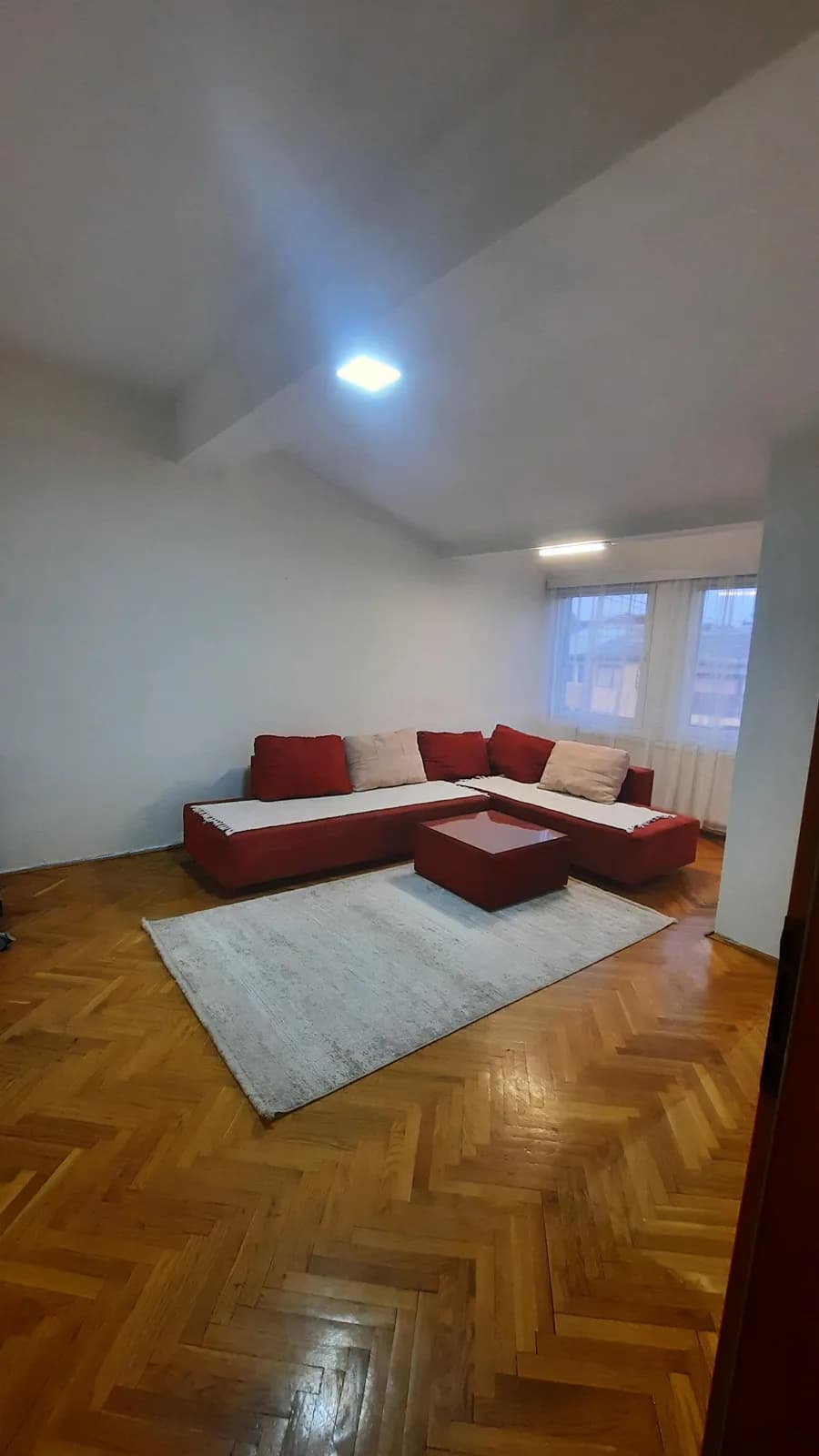 Banesë 2+1 me qira në Ulpianë — foto 2 nga 12