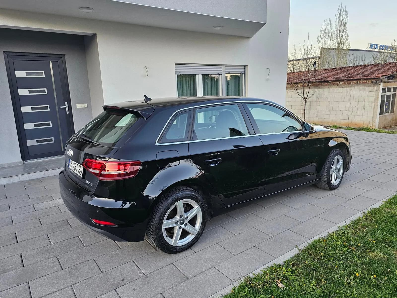 Audi A3 1.6 TDI Automatik – 2019 — foto 1 nga 10