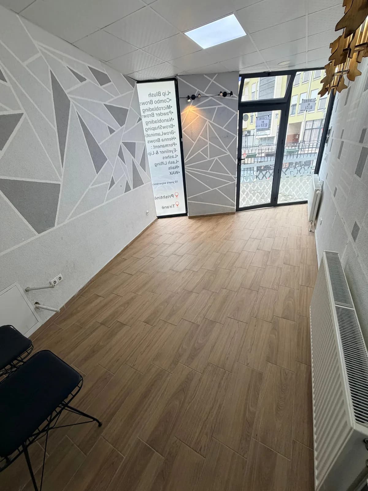 Lokal 20 m2 me qira prapa Royal Mall. — foto 1 nga 6