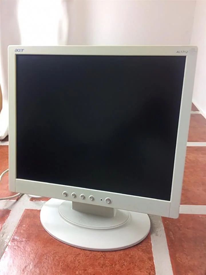 Monitor Acer 17" — foto 1 nga 4