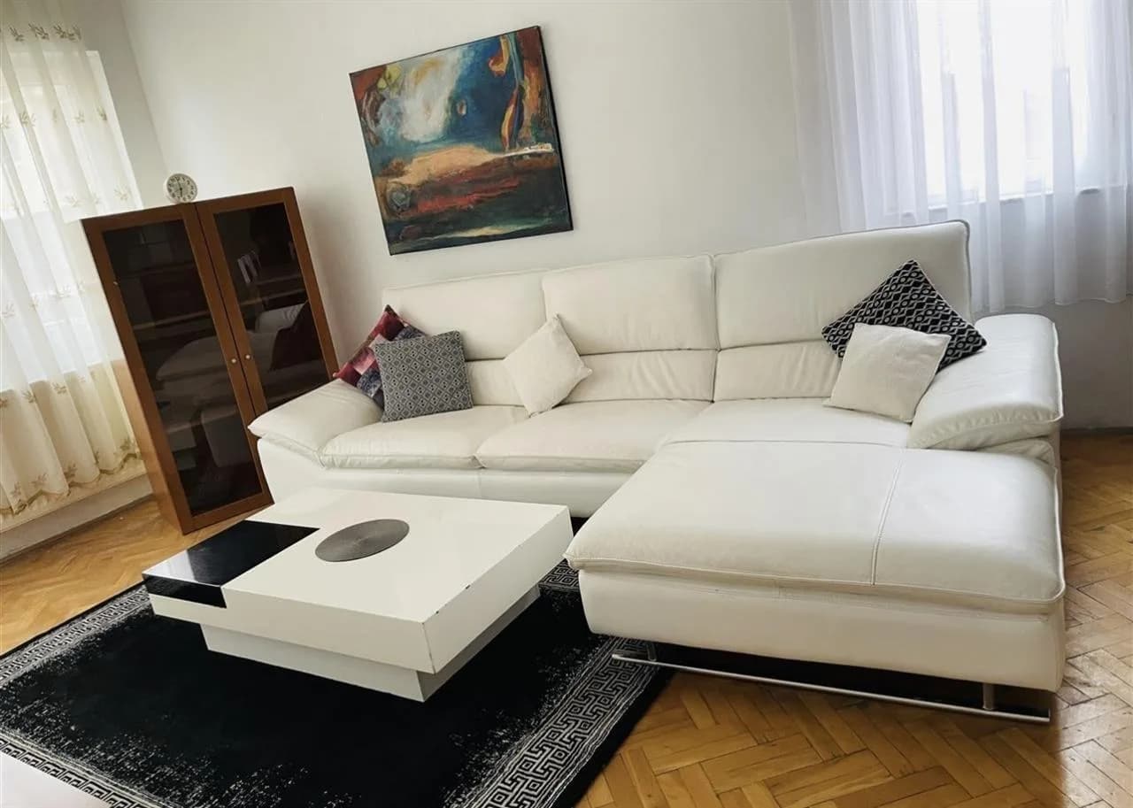 Shitet banesë te Salla 1 Tetori, afër OSCE — foto 1 nga 11