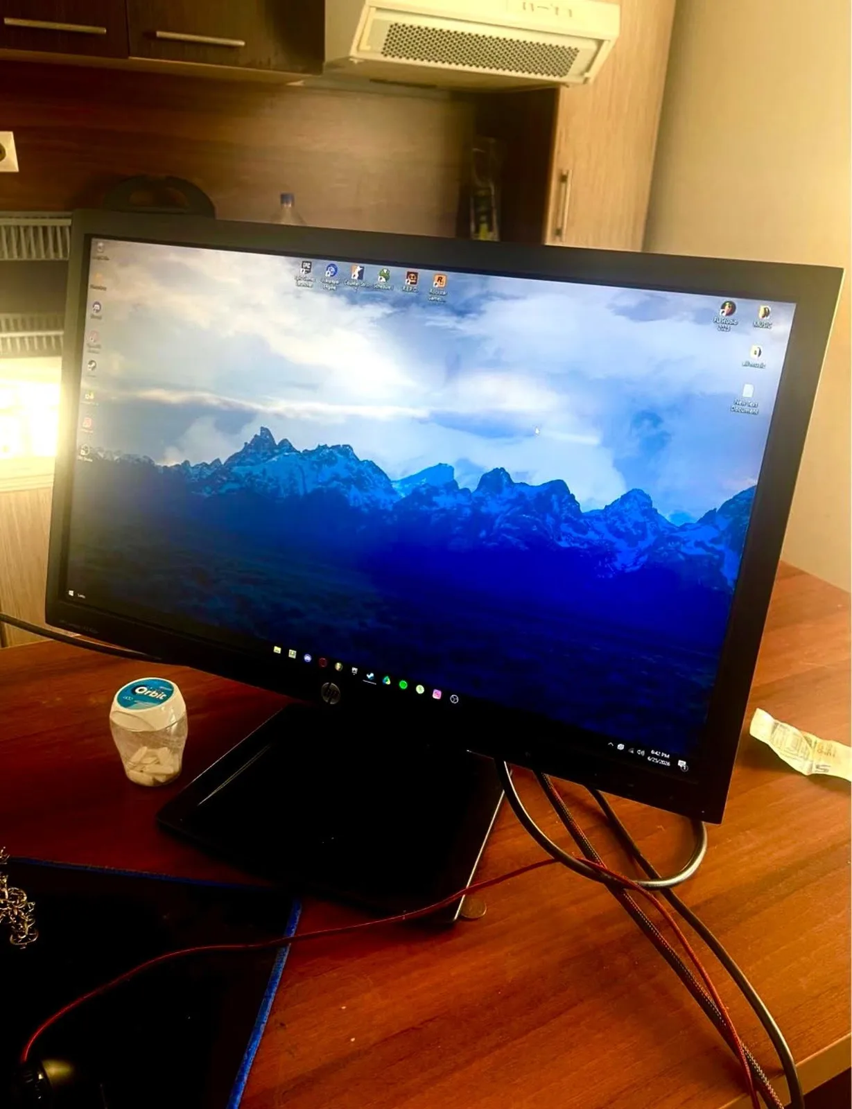 Shitet gaming PC — foto 1 nga 2