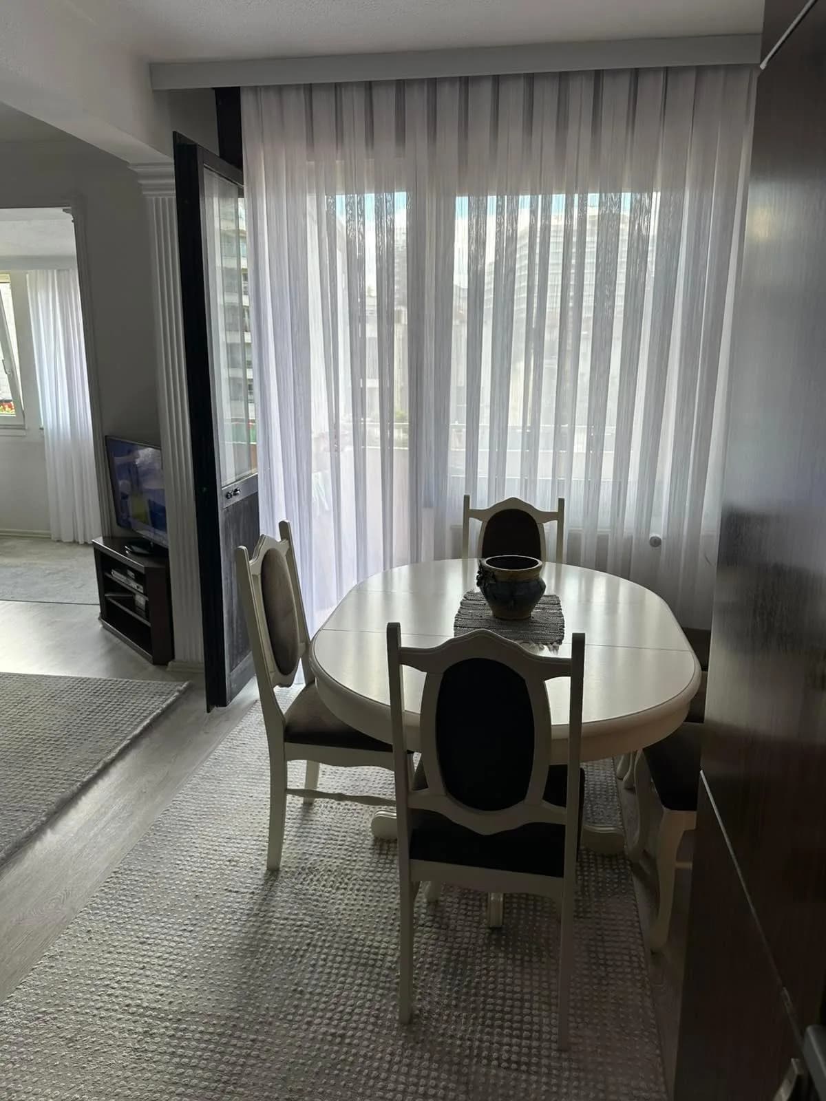 Shes banesë në Bregun e Diellit, te Rruga B — foto 2 nga 7