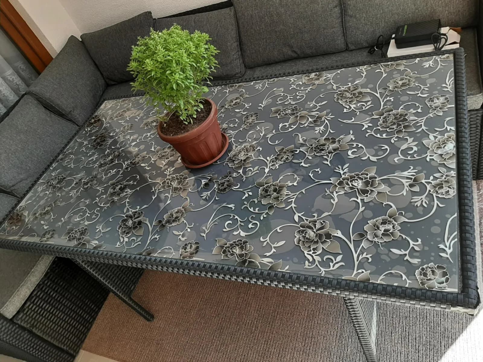 Tavolinë me xham, 145 × 80 × 70 cm — foto 1 nga 2