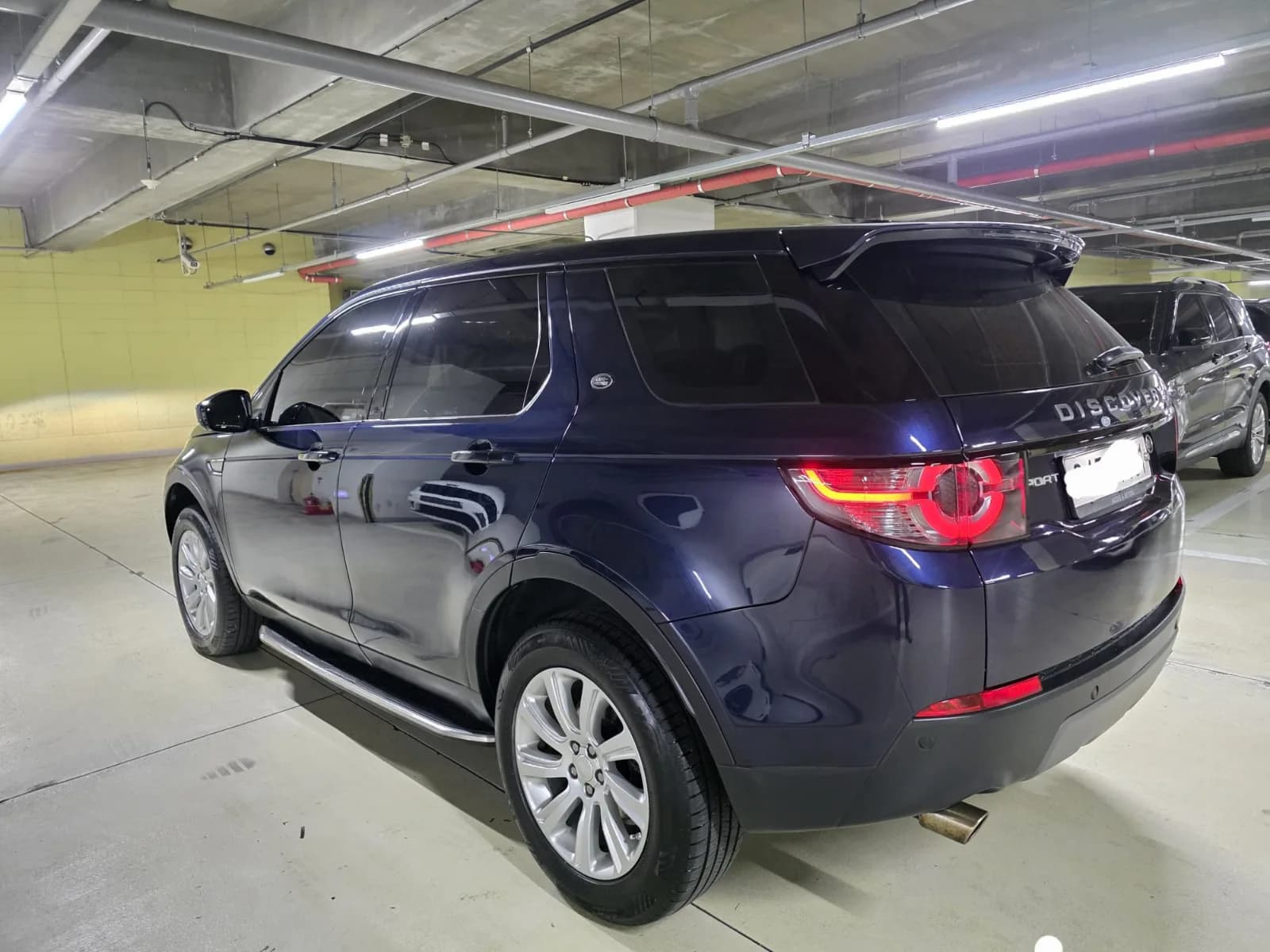 Land Rover Discovery HSE Facelift 2017 — foto 2 nga 10