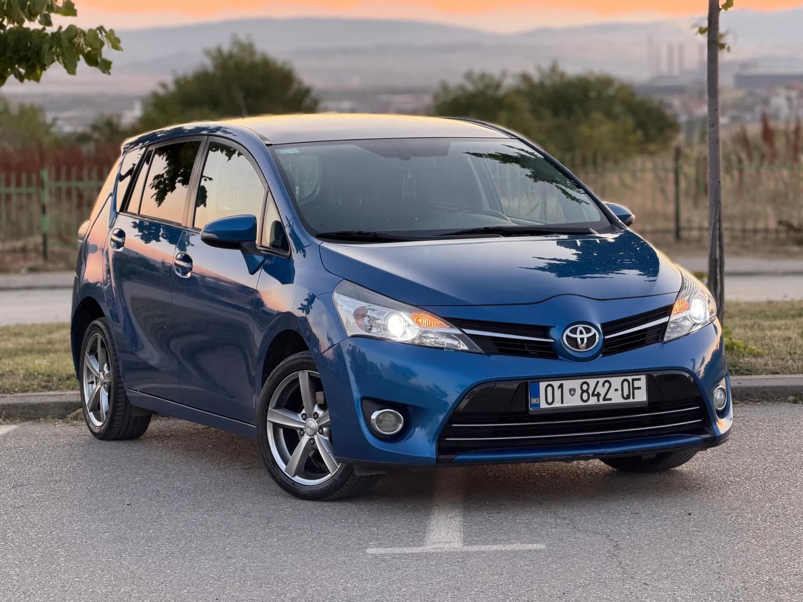 Toyota Verso 1.6 naftë, 2014, manual — foto 1 nga 10